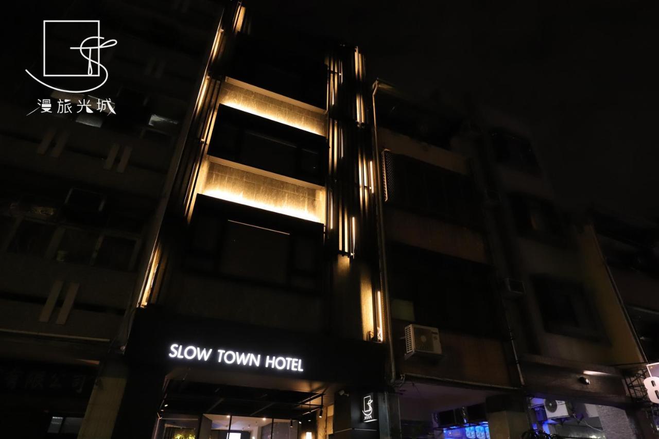 Slow Town Hotel-Glowing Taichung Exterior foto