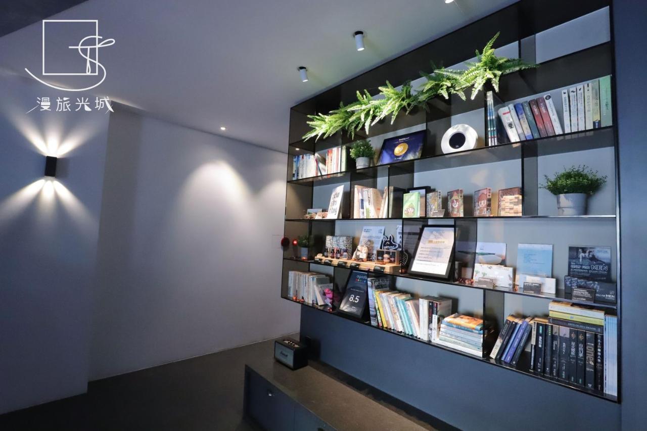 Slow Town Hotel-Glowing Taichung Exterior foto